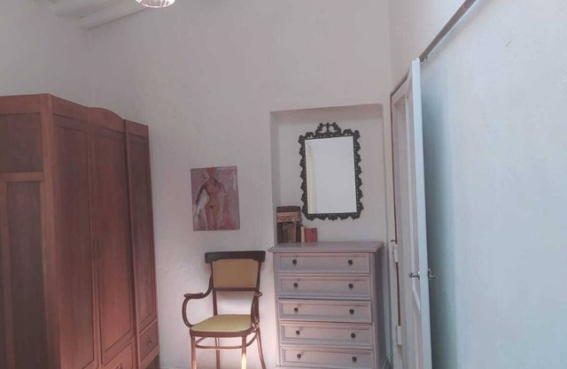 Relaxation in the Tuscan countryside between vineyards and cities of art