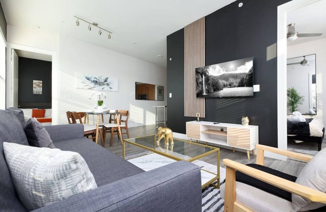 Relaxing 2BR-Southtown Near Rvrwalk, Dome & Conv