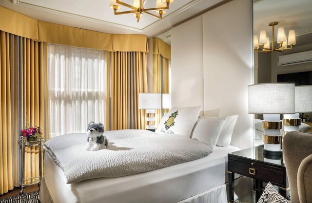 Relaxing Couple Stay w/Access to Union Square