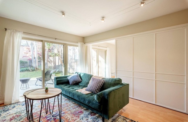 Remarkable Palo Alto 1BR, nr Dining on University Ave, by Blueground