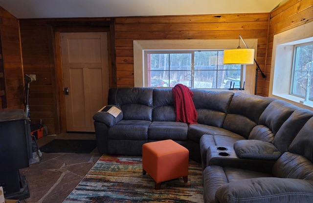 Remodeled 1940's cabin gateway to Golden Gate State park. Cozy and pet friendly