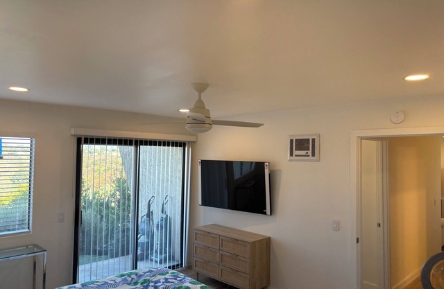 Remodeled 2 bed 2 bath condo overlooking Tecolote Driving Range <1 mile from I5