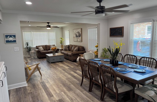 Remodeled 3 bedroom/2 bath house. Sleeps 7. Availability for 12. Great Location