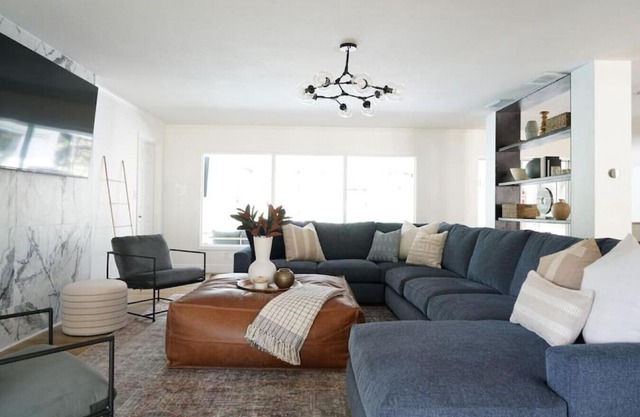 Remodeled 4BR Pool Home/Golf View/Near Beaches