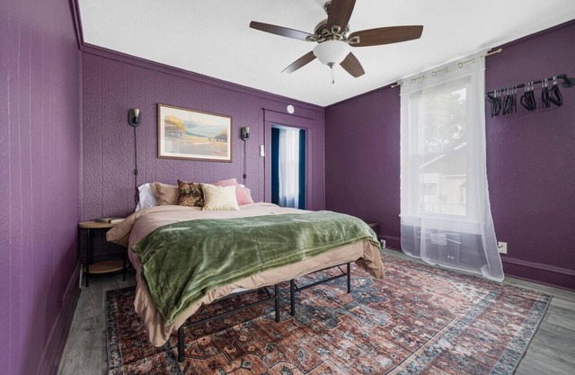 Remodeled Apartment Blocks from Downtown Bristol