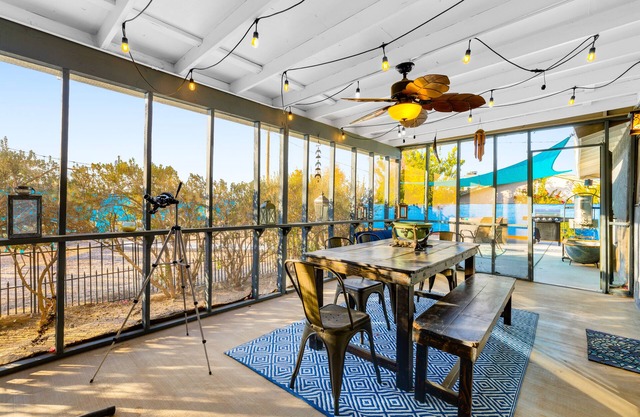 Remodeled dog friendly ranch with hot tub, fire pit, mountain views, WiFi, & AC