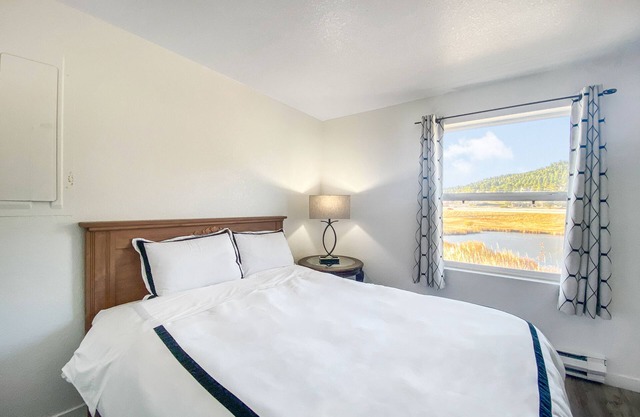 Remodeled getaway with nearby shopping center