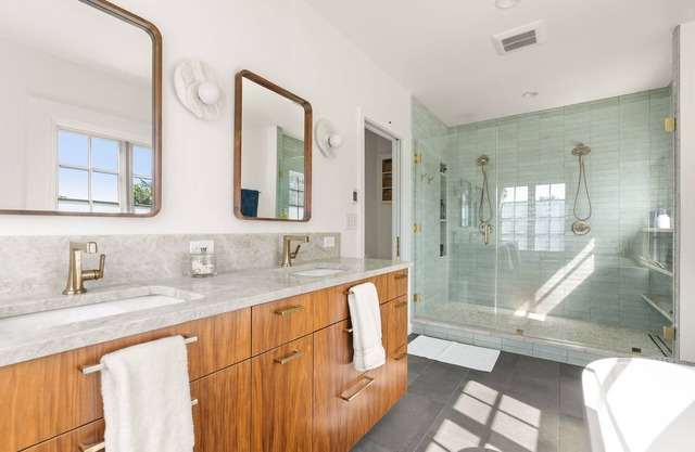 Remodeled Historic Home 7BR/4BA | NE Portland