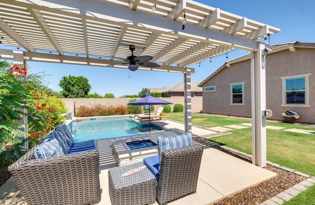 Remote Workers Welcome: Chandler Home w/Fire Pit