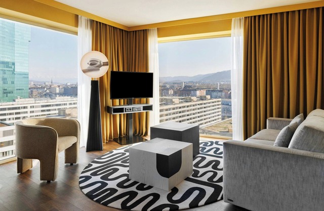 Renaissance Zürich Tower Hotel