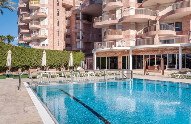 Renovated 3 Bedroom - Residence with pool - AMDAR