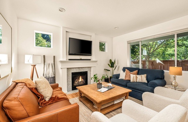 Renovated 3BR Retreat – Ideal for 30+ Day Stay