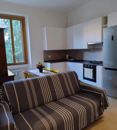 Renovated apartment near metro and station - BnB Laurana