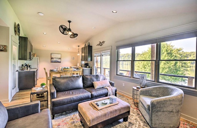 Renovated Lakefront Cottage with Private Dock!