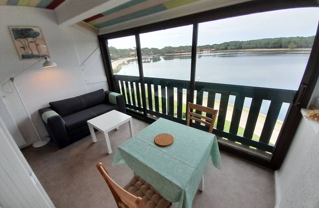 Renovated modern studio by the lake for two in Vieux Boucau