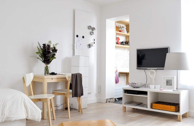 Renovated studio, comfortable, quiet, downtown, 10 'walk from the castle