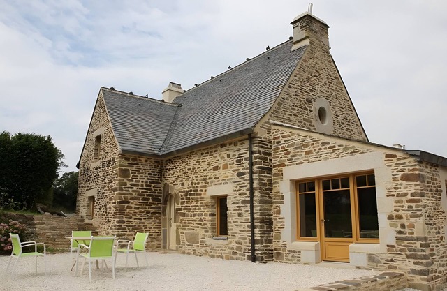 Renovated Typical Breton Country Property, Close to Hiking Trails