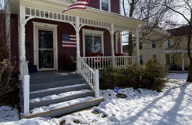 Renovated Victorian in 'Americas Coolest Small Town'