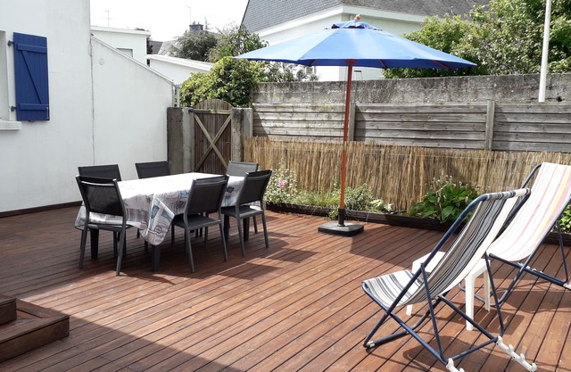 Rent house Larmor-Plage (56) near Toulhars beach 7 bedrooms 2 to 11 beds