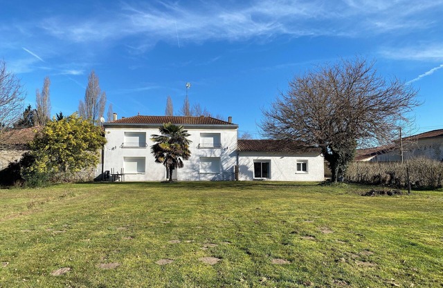 Rental of two semi-detached houses for reunions