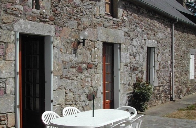 Rental Typical Longère Farmhouse Quiet/enclosed grounds 4 People