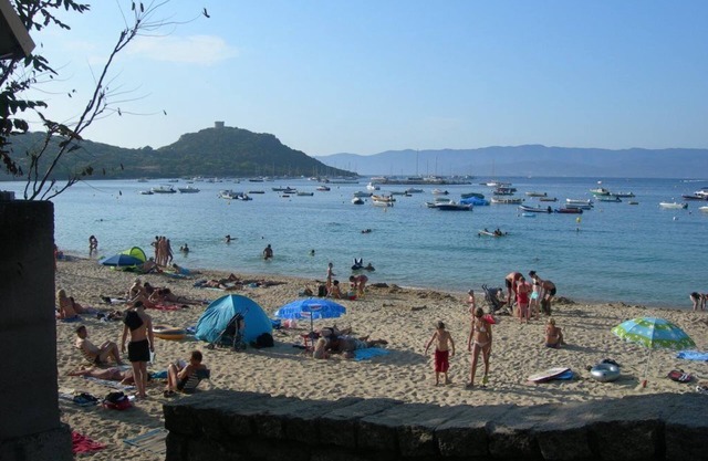 Res. OLIVERAIE "GHJULIA, T2/1" In the shade of the olive trees, a few steps from the sea