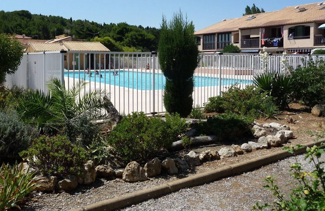 Residence with Swimming pool La Franqui