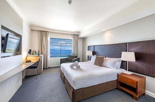 Resort Style King Pad with Sparkling Sea Views