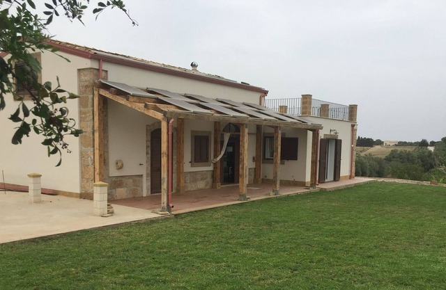 Restored old farm house--Sicilian emotional vacation