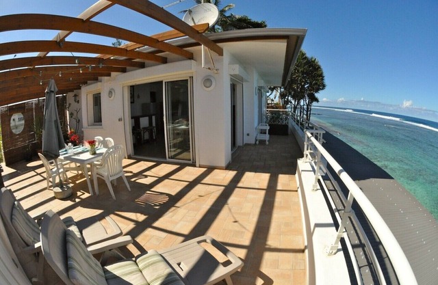 REVE AUSTRAL T2D by the lagoon 60m2 terrace 180° sea view