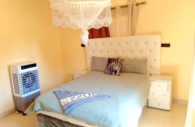 Rhythm of local life 2-bedroom apartment with AC in Livingstone