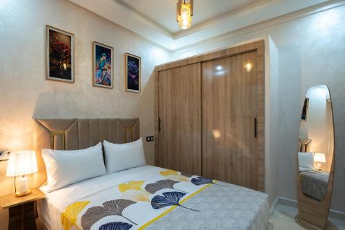 Riad Bollywood- UniStay