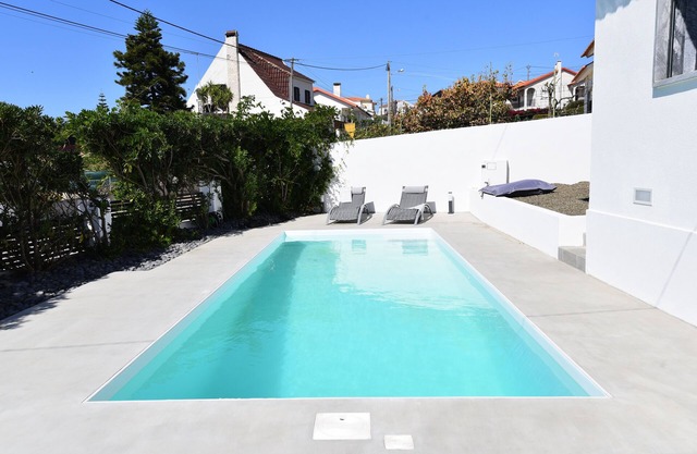 Ribeira D'Ilhas Surfhouse