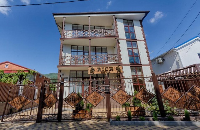 Rich-House Hotel