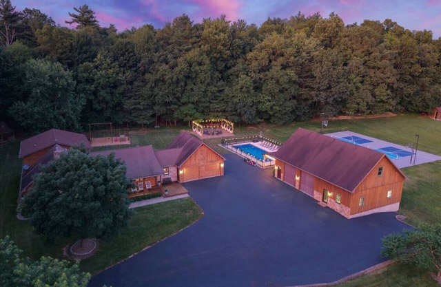 Ridgetop Cabin
