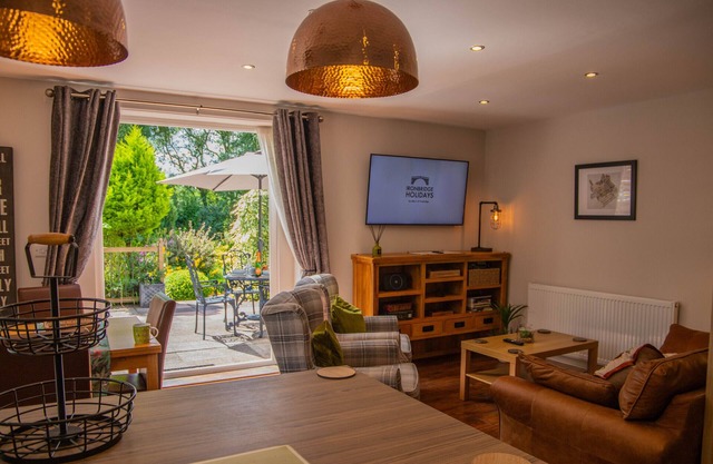 River Mist - Tranquil Riverside Retreat