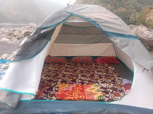 Riverflow campsite