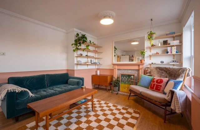 Riverside London apartment SE16 -private parking | Pass the Keys