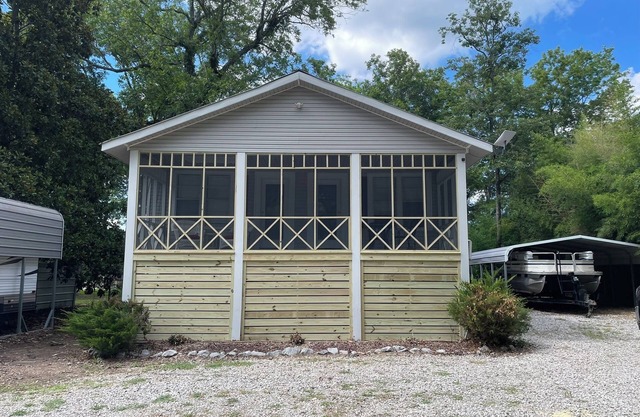 Riverside Retreat on Old River Mansura