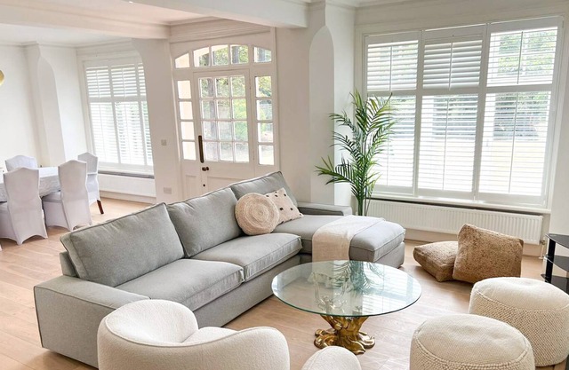 Riverside Walks, Dorney, Windsor, Nr Bray, Sleeps 14, Detached House/parking