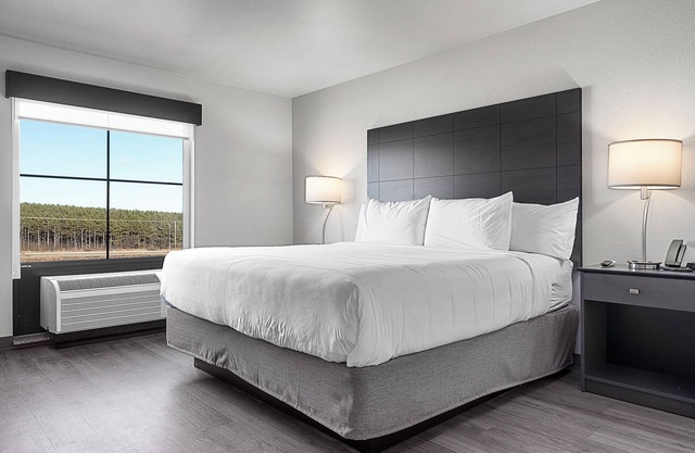 Riverstone Suites - Chippewa Falls