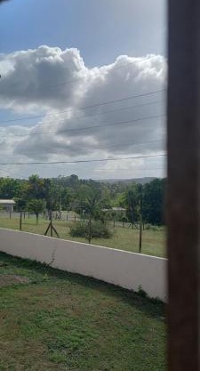 RiverView Retreat - 2 Bed Escape in Linstead