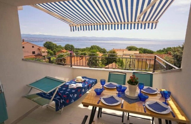 Riviera Blue - new Apartment with beautiful seaview, whirlpool and parking