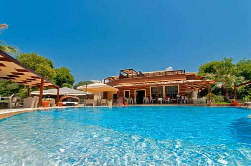 Riviera Perdika Hotel