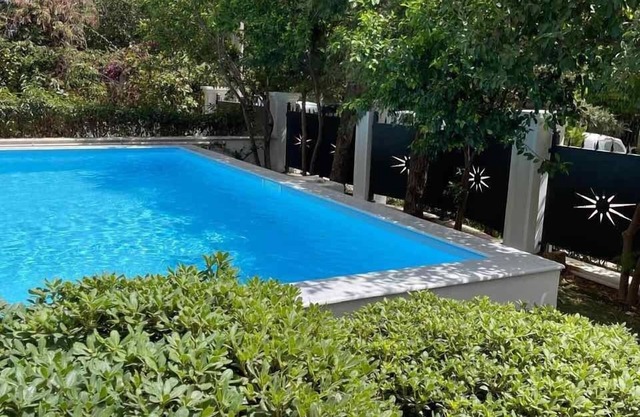 Riviera Retreat 3 Bedroom Luxury Apt w shared Pool