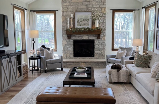 RNC? Executive Ranch on 1.5 acres w/private patio inc hot tub. 30 min to MKE