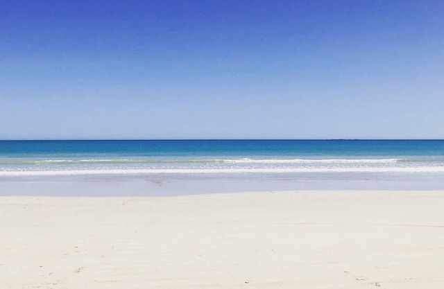 Robe Two Five . 1 Minute from Long Beach.