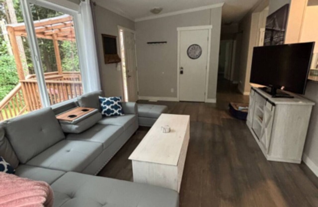 Roberts creek home in the trees