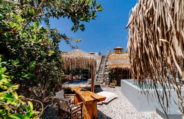 Rock Villas - Emporio | Pool, Jacuzzi, Castle View