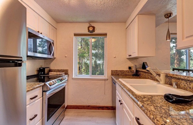 Rocky Mountain Vista View | Only 1 Mile to Main St